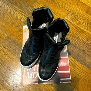 Steve Madden platform sneakes.